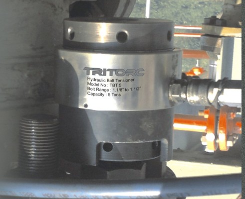 Topside Hydraulic Bolt Tensioners